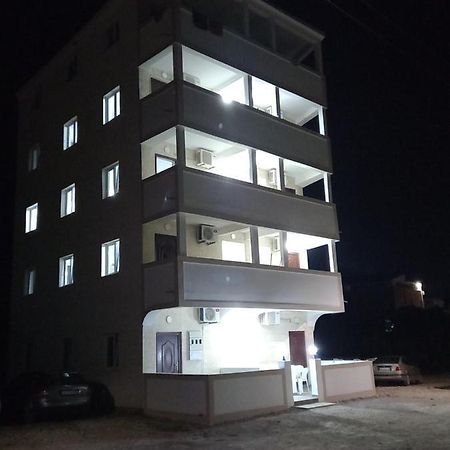 Md Apartmani Čanj Extérieur photo