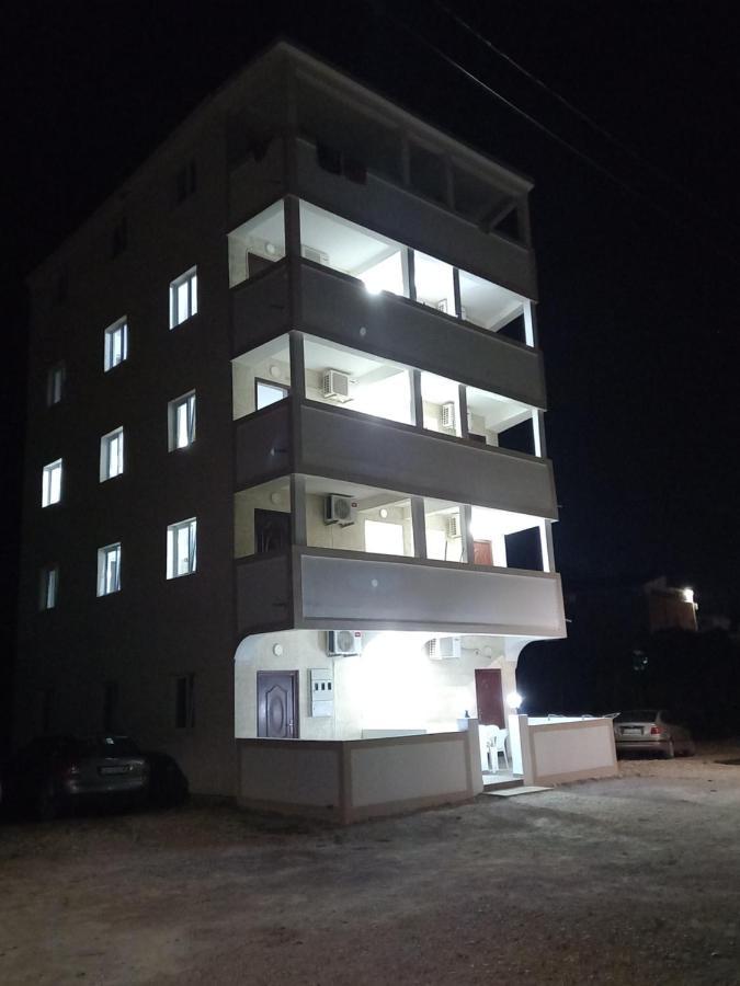 Md Apartmani Čanj Extérieur photo